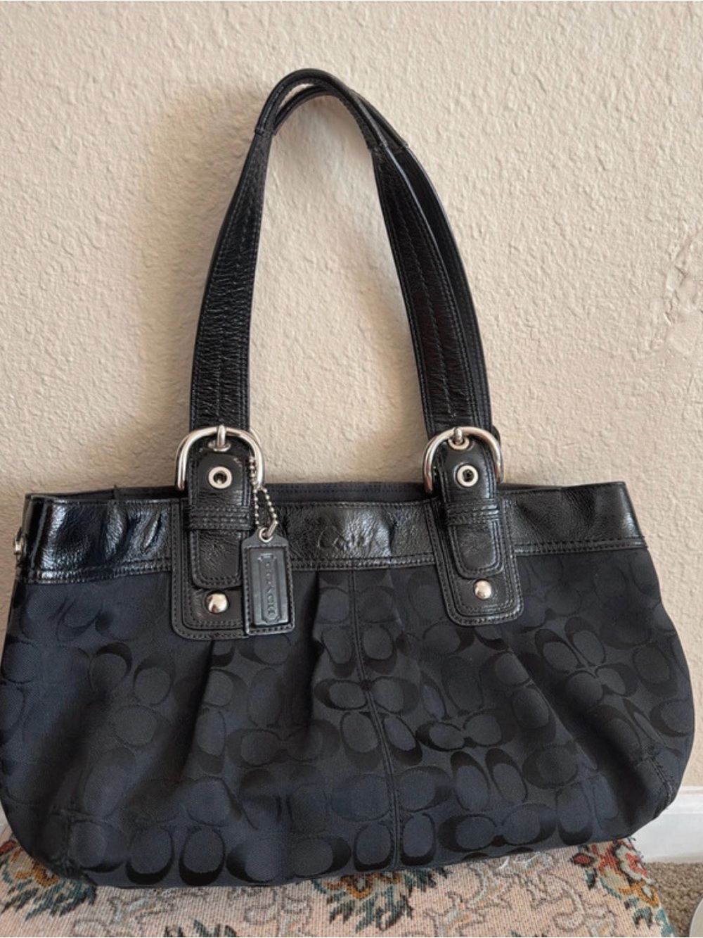 Classic coach shoulder bag